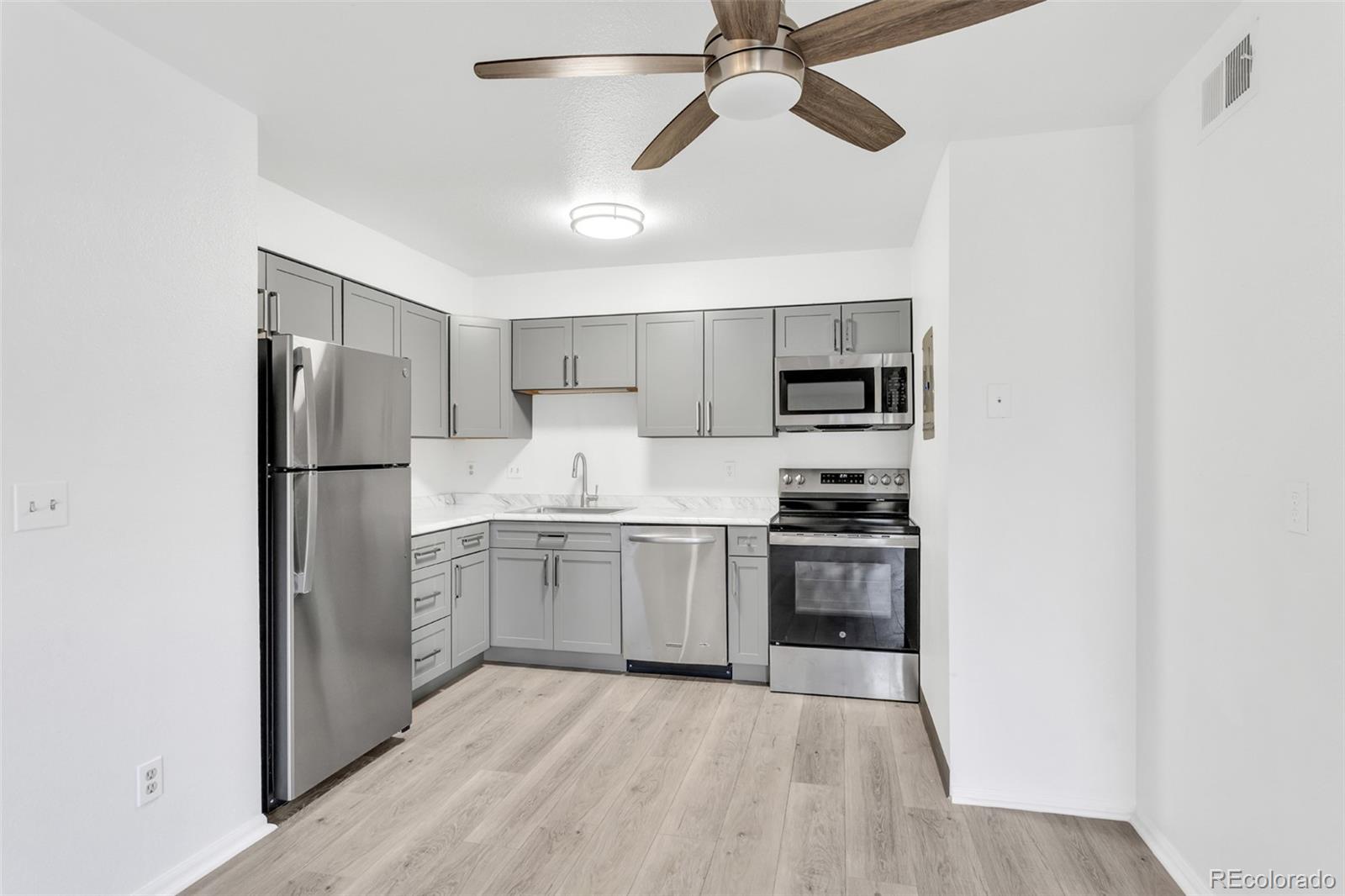 2575 S Syracuse Way J108