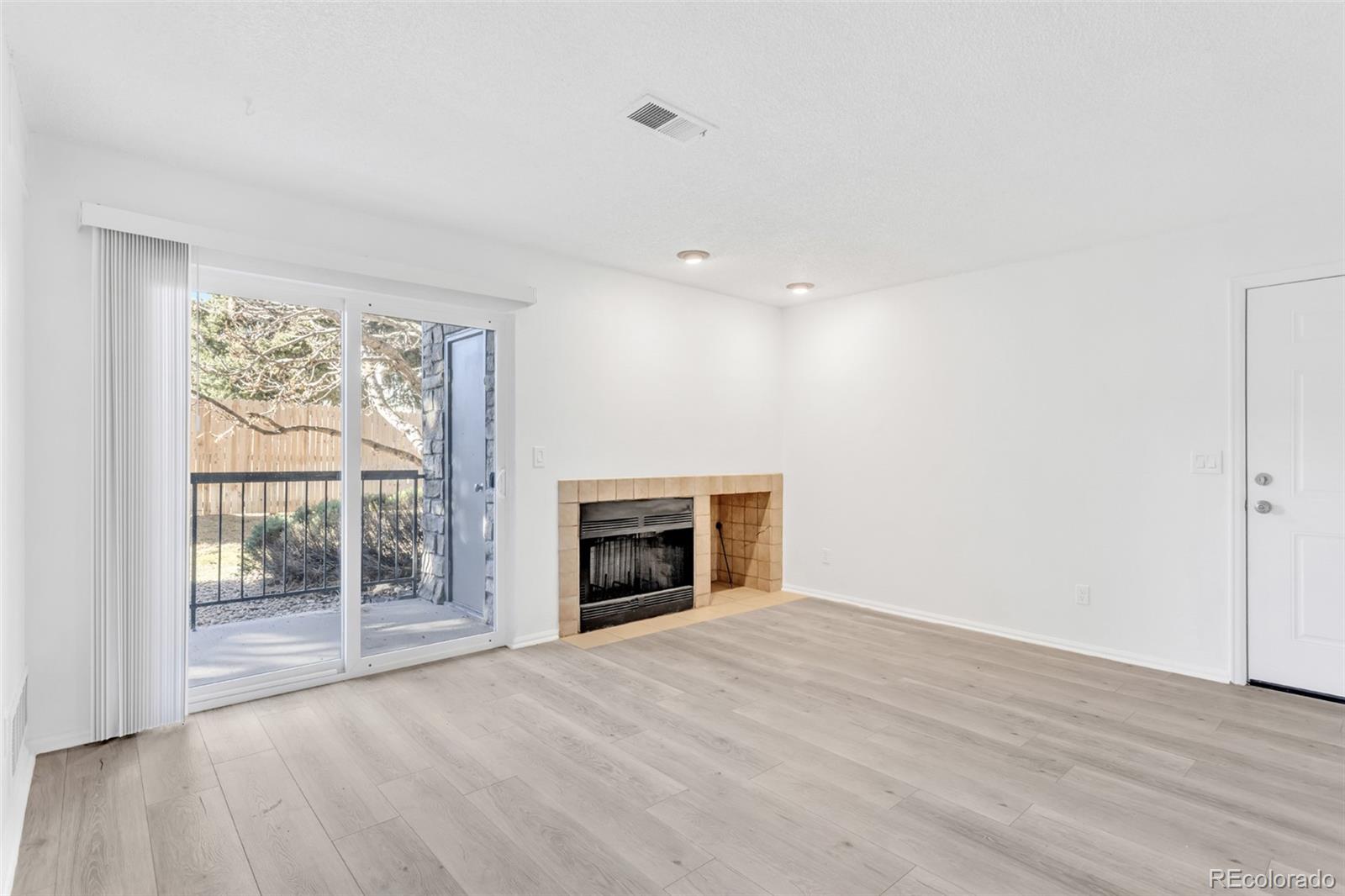 2575 S Syracuse Way J108