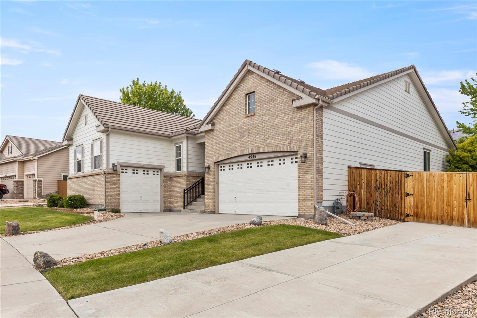 4545 Oxbow Drive