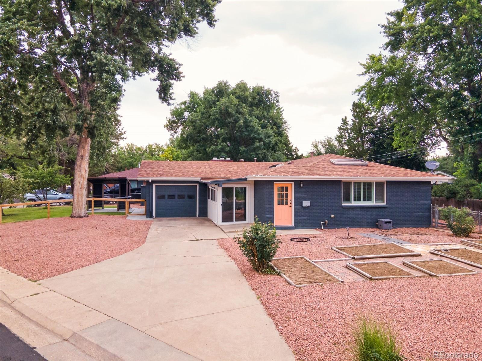 9055 Brooks Drive