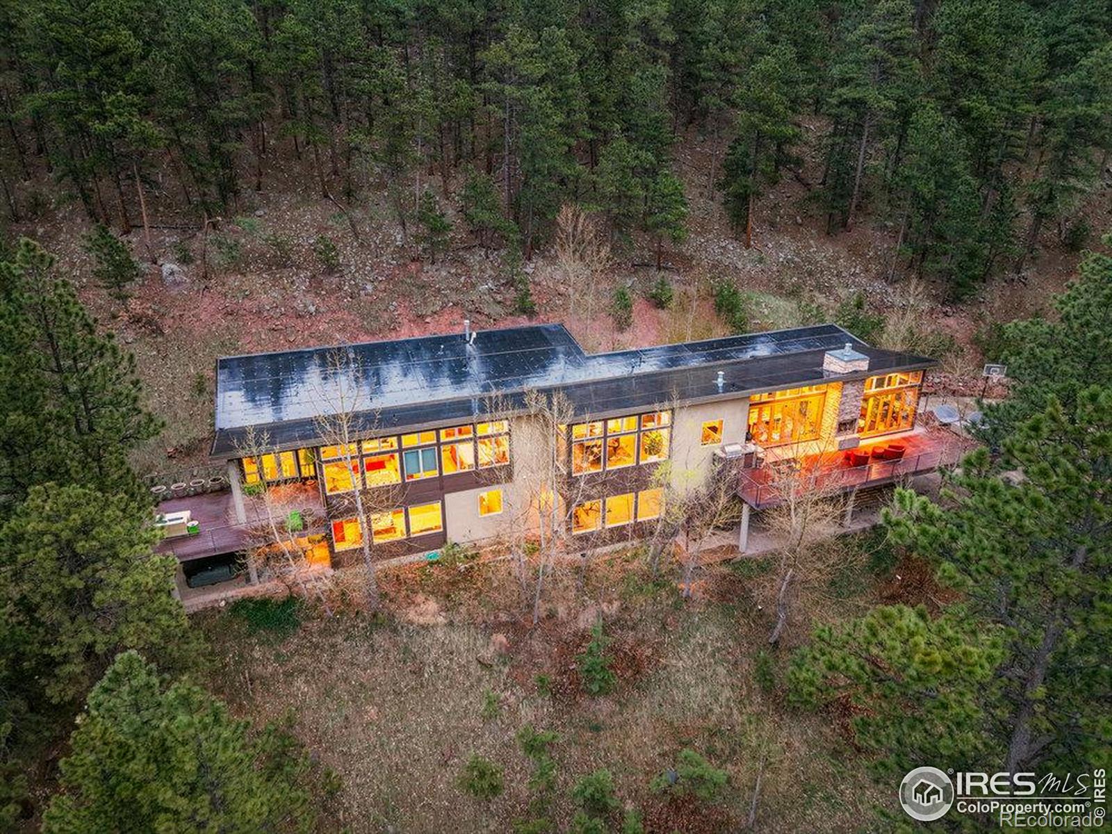 1127 Valley Lane