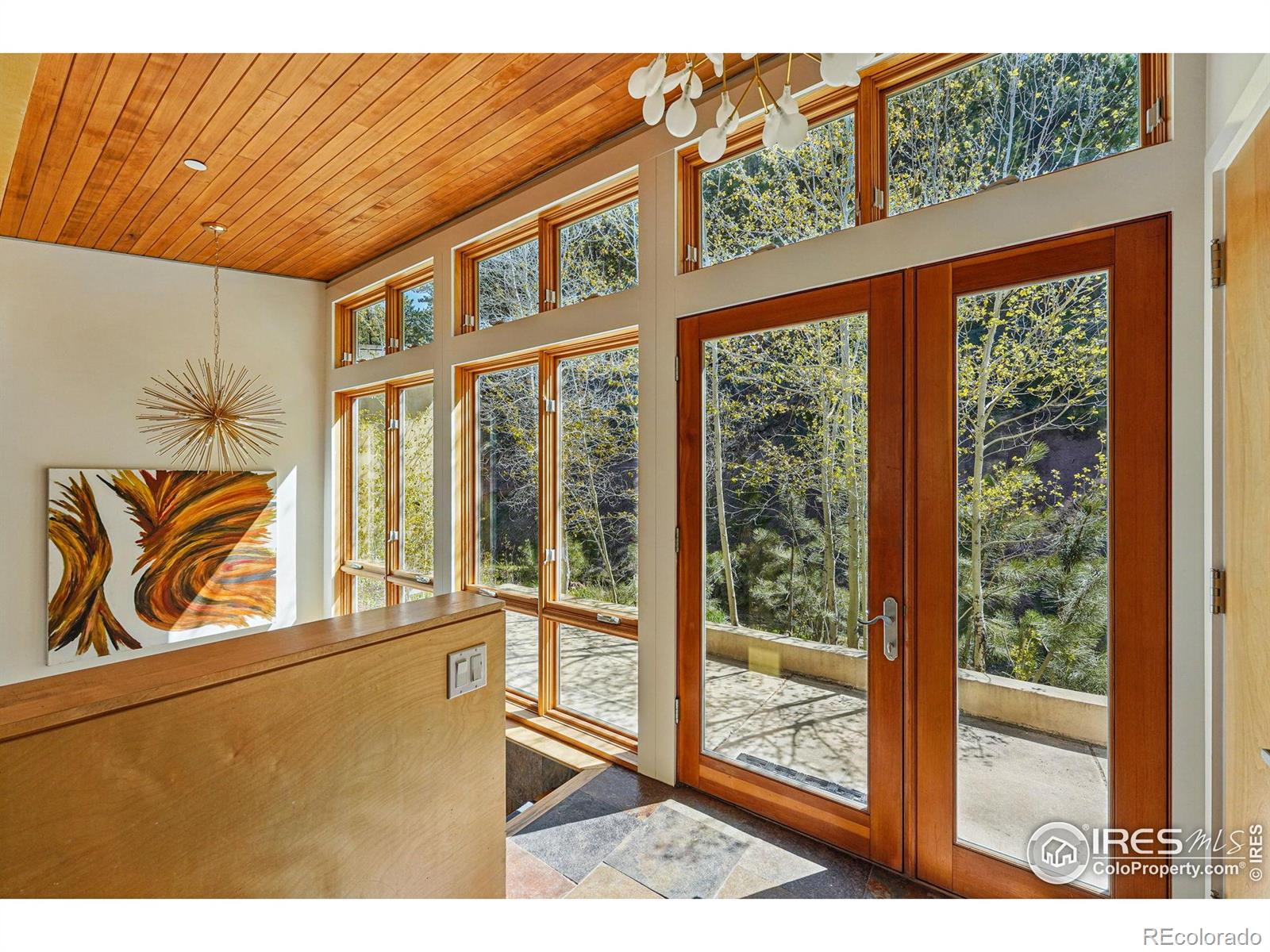 1127 Valley Lane