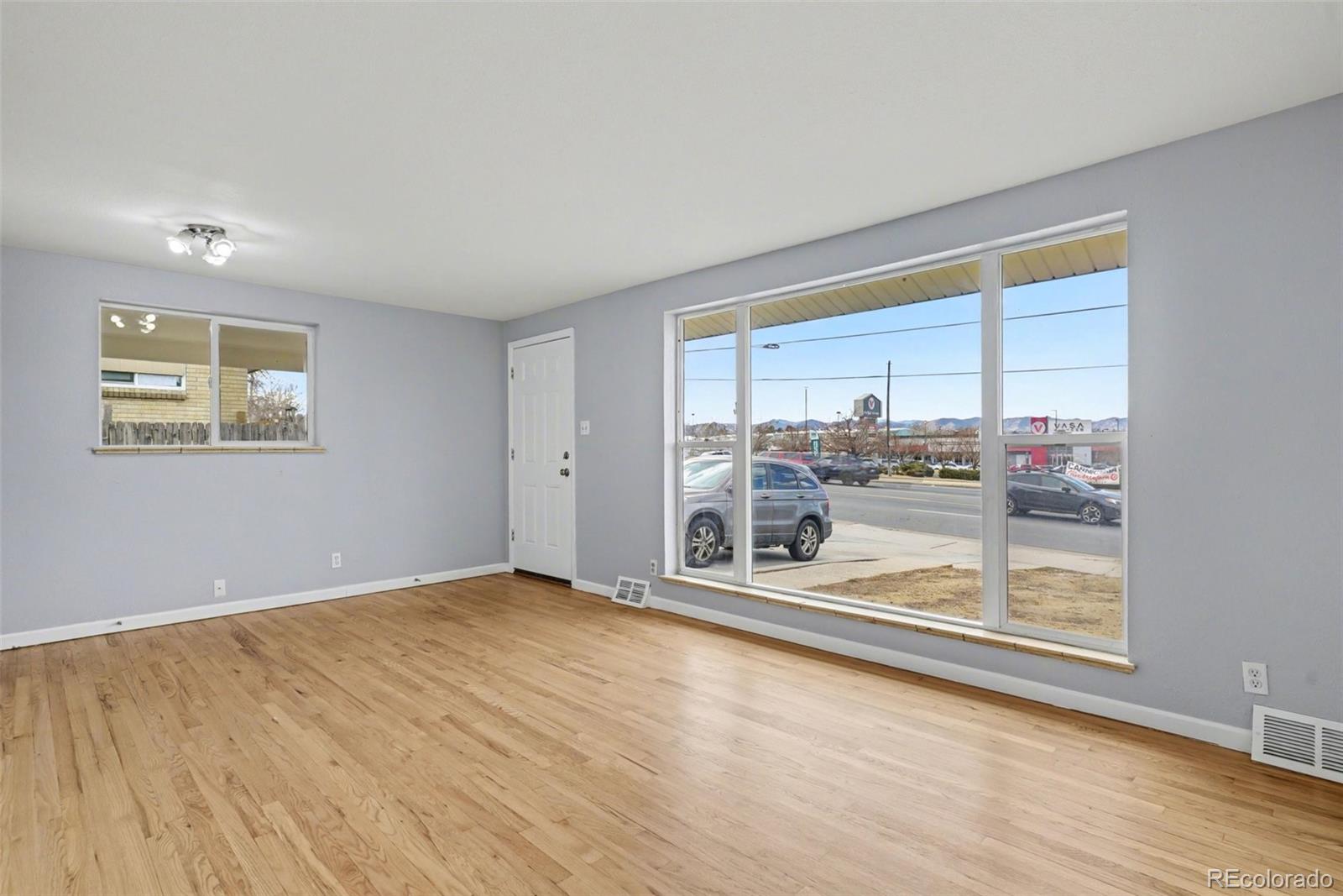 1940 S Sheridan Boulevard