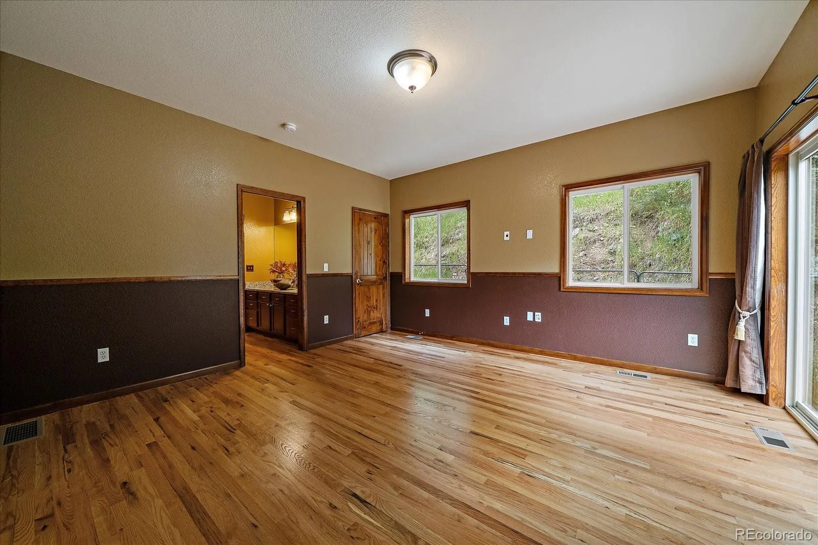 Evergreen, Colorado 80439, United States, 3 Bedrooms Bedrooms, ,4 BathroomsBathrooms,Residential,Active,159433