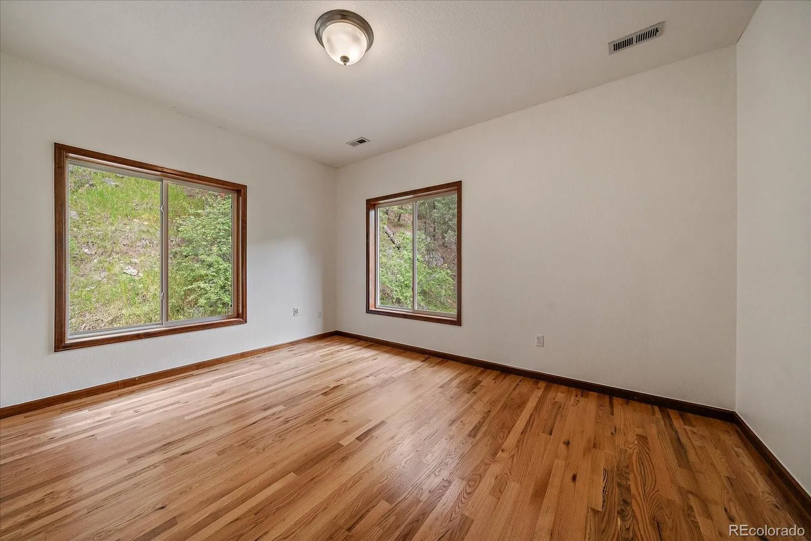 Evergreen, Colorado 80439, United States, 3 Bedrooms Bedrooms, ,4 BathroomsBathrooms,Residential,Active,159433