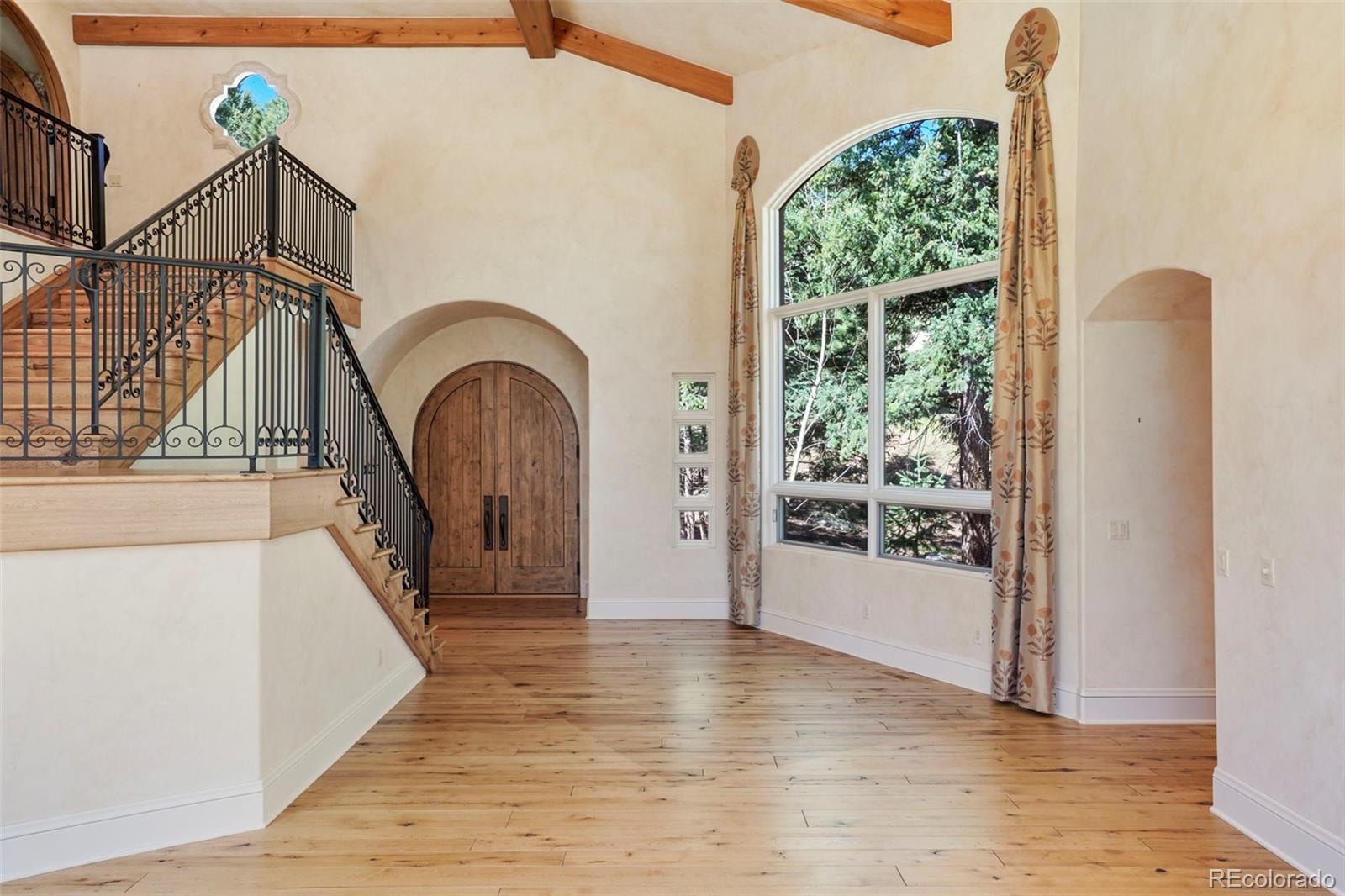 4890 Broadlake View
