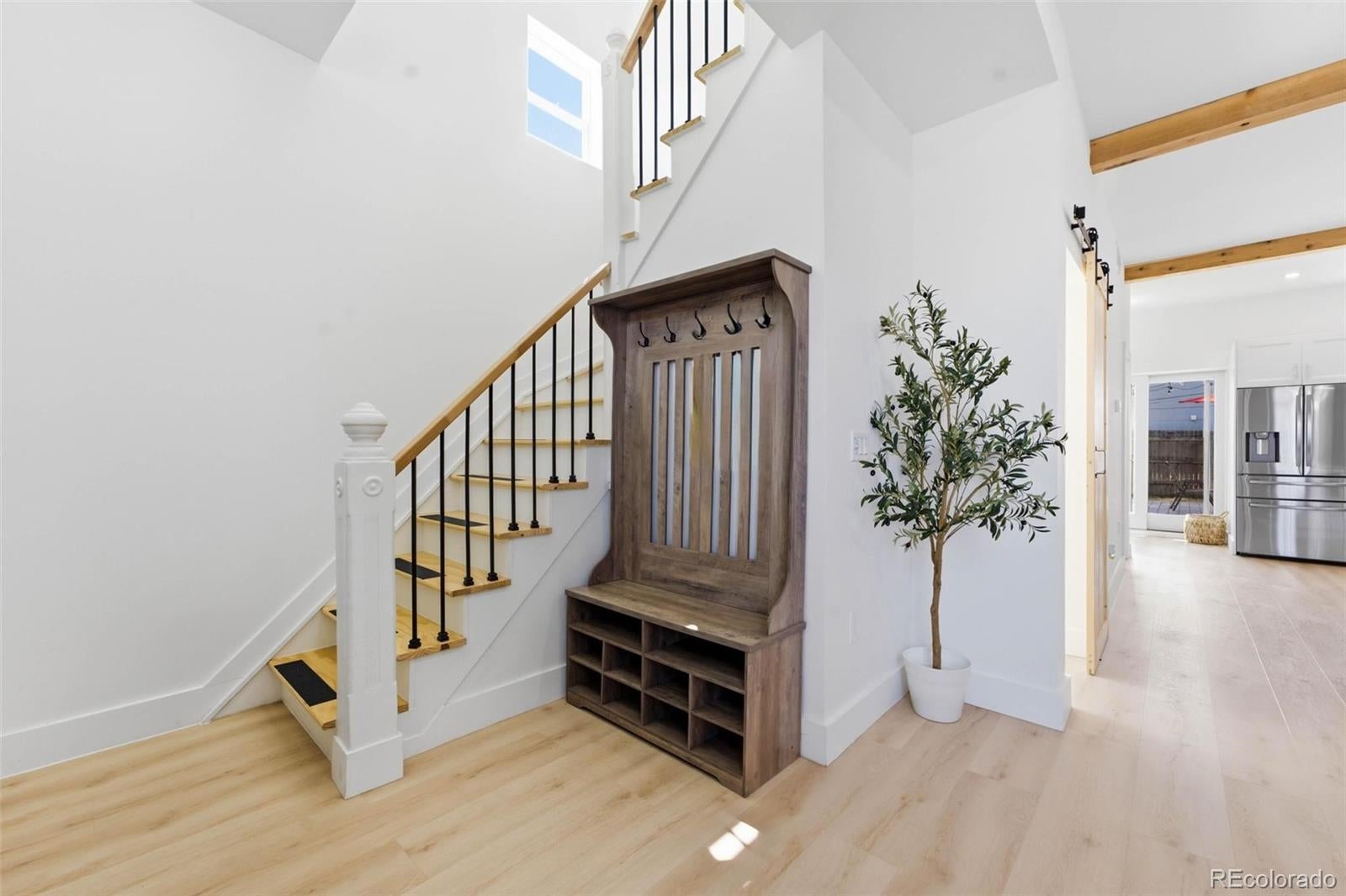 512 W 8th Avenue