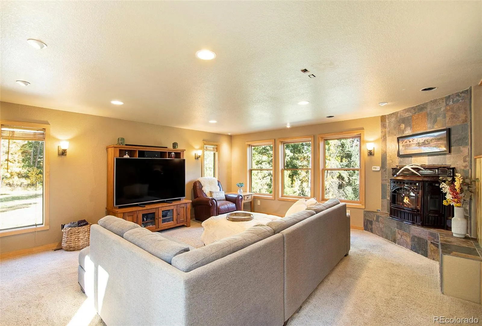 Evergreen, Colorado 80439, United States, 3 Bedrooms Bedrooms, ,2 BathroomsBathrooms,Residential,Pending,39250