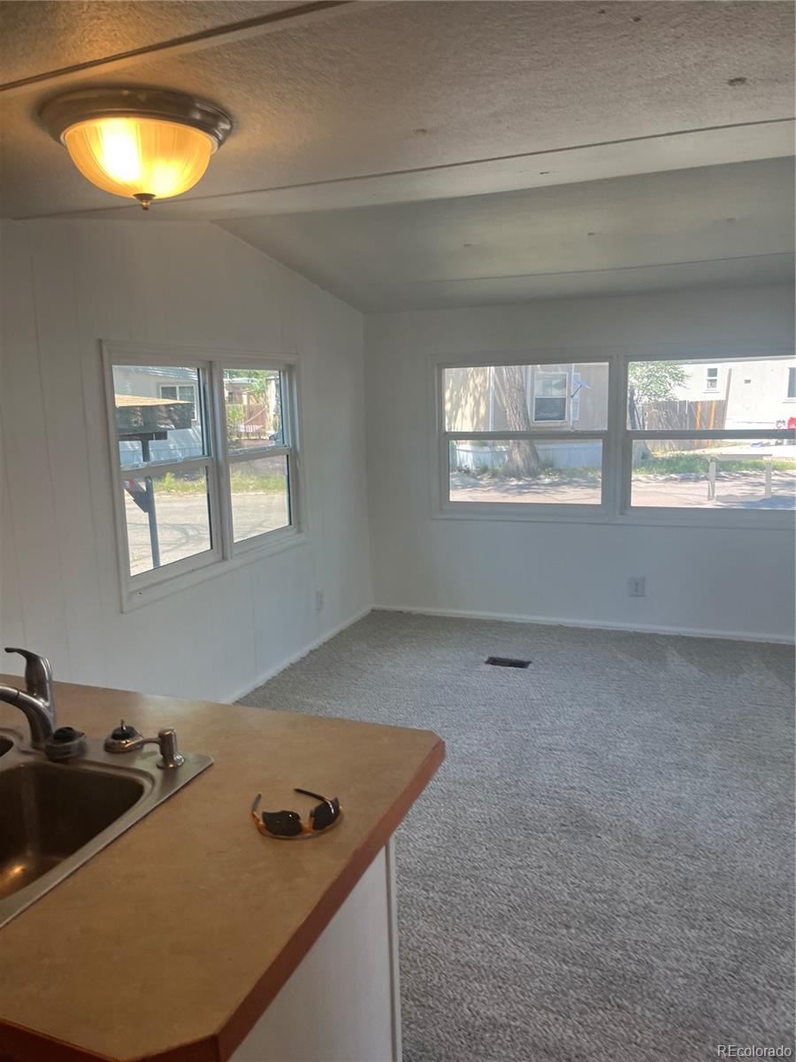 512 Windsor Lane