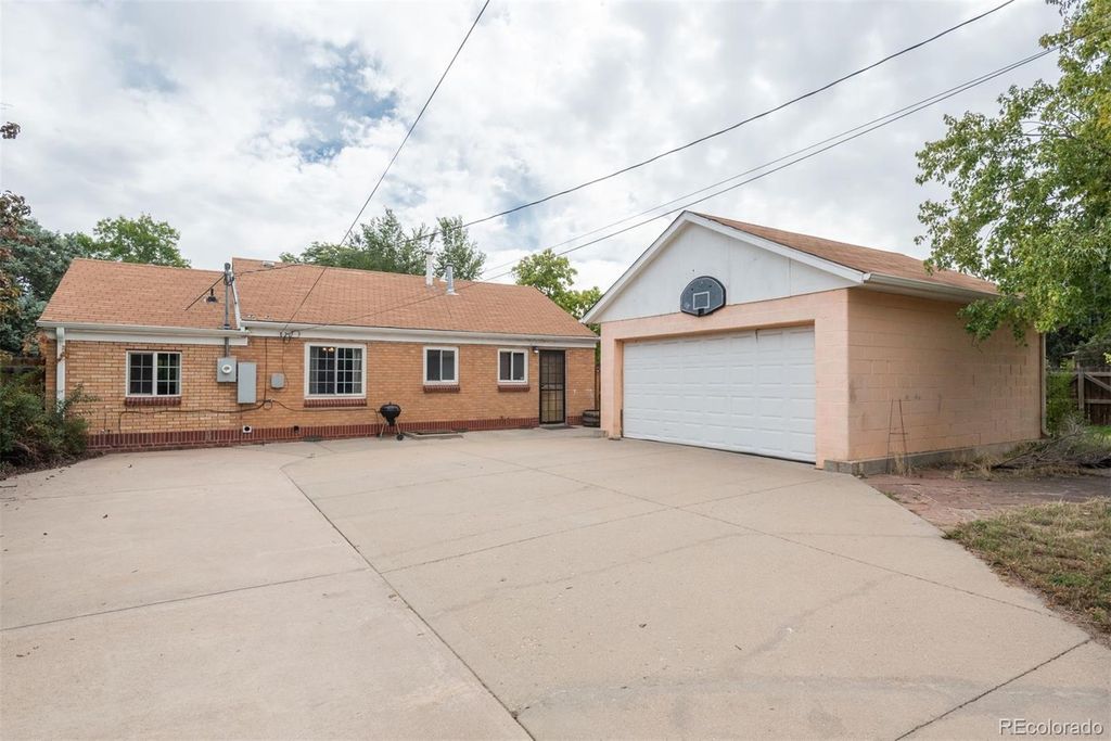 Photo of 2601 Poplar Street, Denver, CO 80207 (MLS # 2024432)