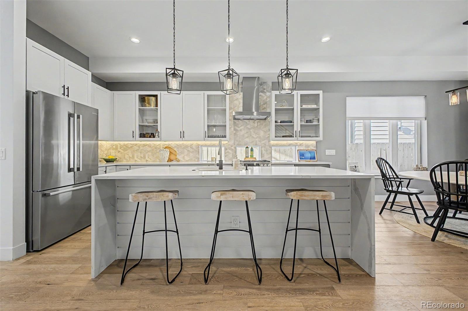 8 S Colorado Boulevard