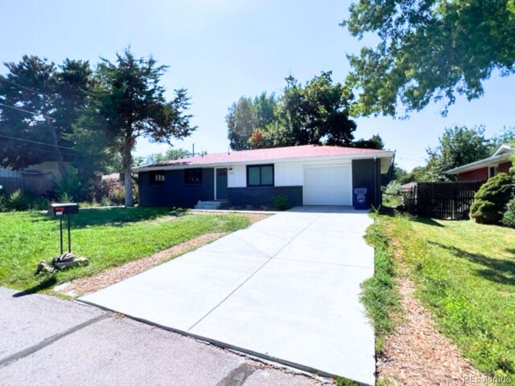 Photo of 2405 Lee Street, Lakewood, CO 80215 (MLS # 3970731)