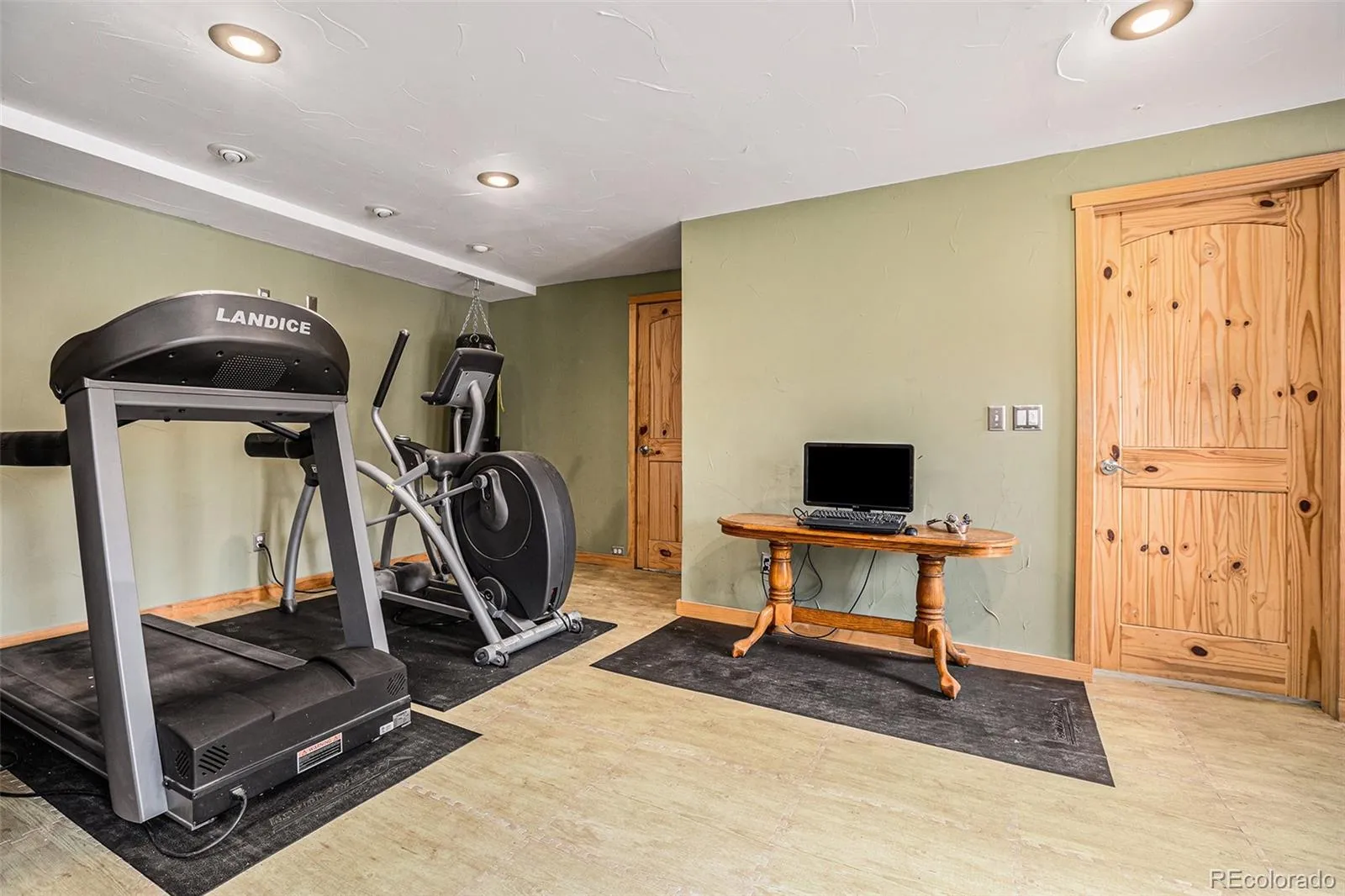 Evergreen, Colorado 80439, United States, 3 Bedrooms Bedrooms, ,3 BathroomsBathrooms,Residential,Pending,18343