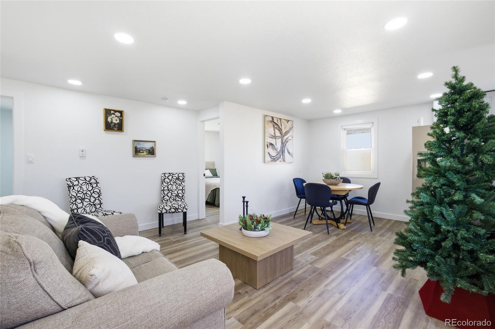 6813 Locust Street 6813/6815