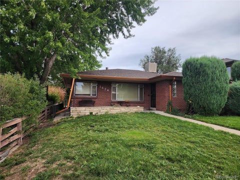 Photo of 1674 Xavier Street, Denver, CO 80204 (MLS # 9212906)