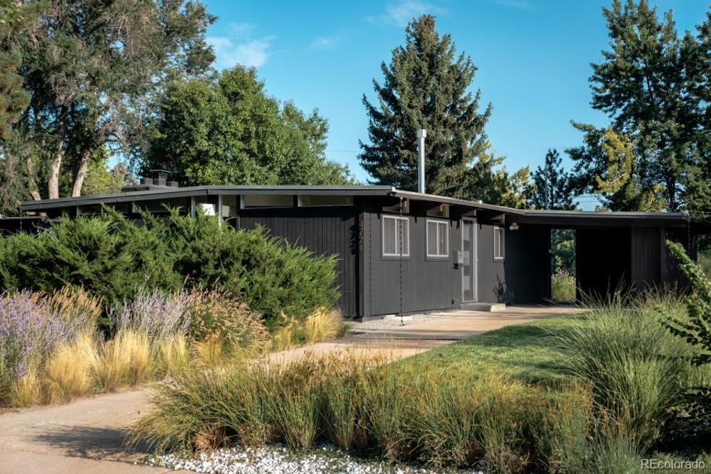 Photo of 4721 E Idaho Place, Denver, CO 80222 (MLS # 6196262)