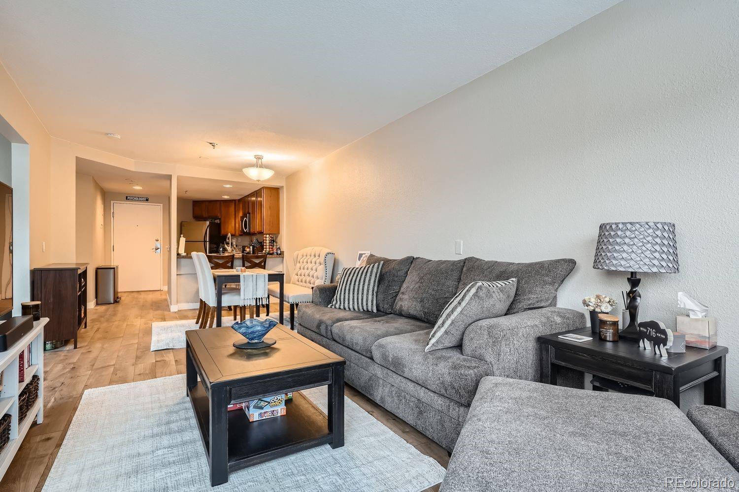 100 Park Avenue W 201