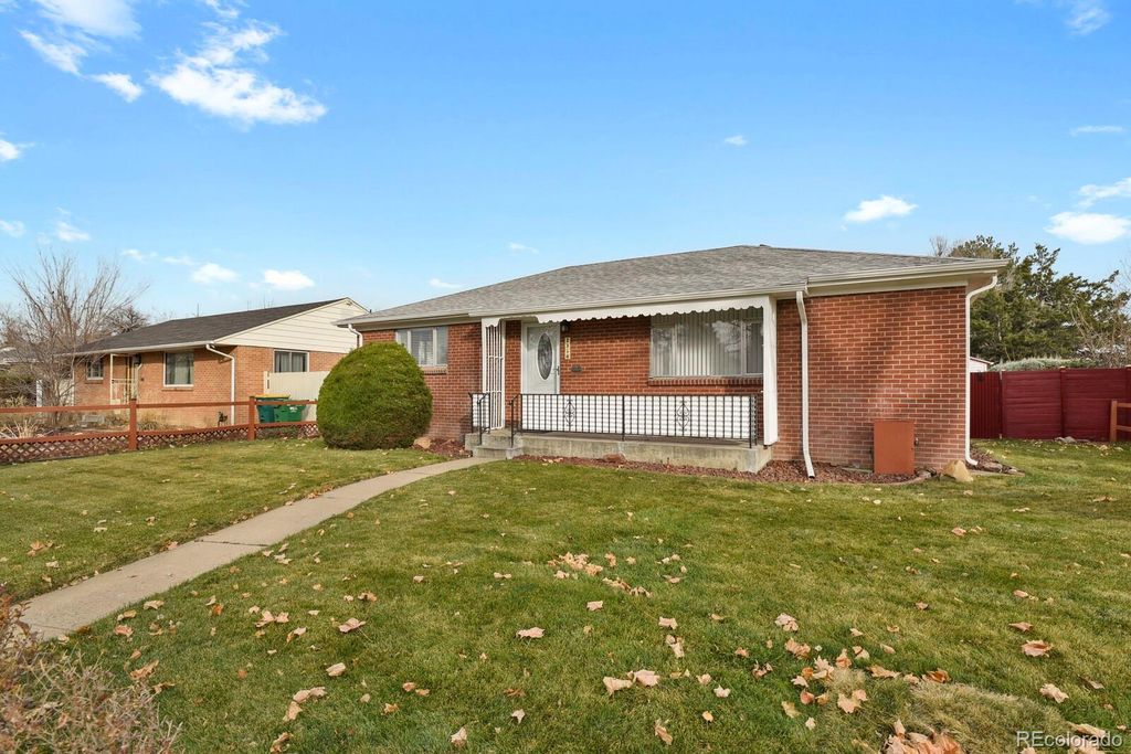 Photo of 2350 Joliet Street, Aurora, CO 80010 (MLS # 1864633)