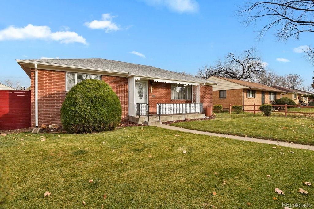 Photo of 2350 Joliet Street, Aurora, CO 80010 (MLS # 1864633)