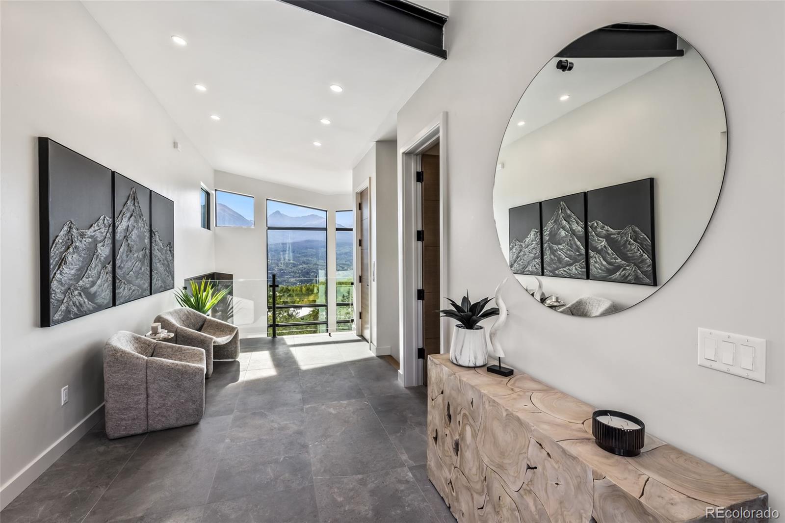 680 Lakeview Circle