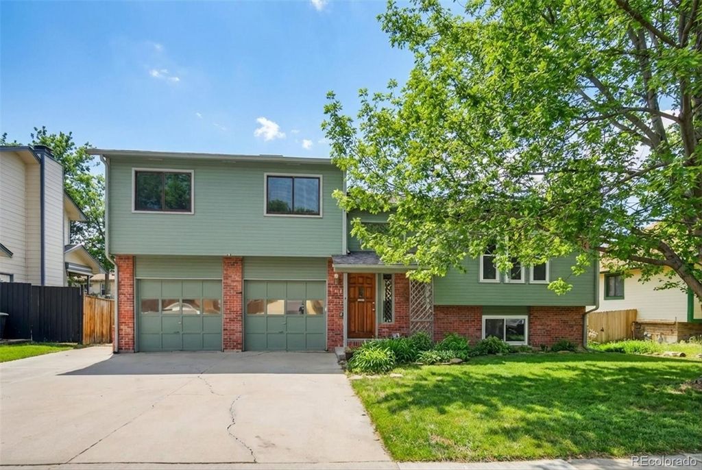 Photo of 167 Mount Massive Way, Longmont, CO 80504 (MLS # 2618433)