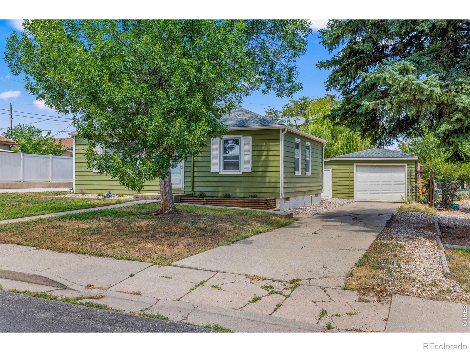 2443 Mountain View Drive