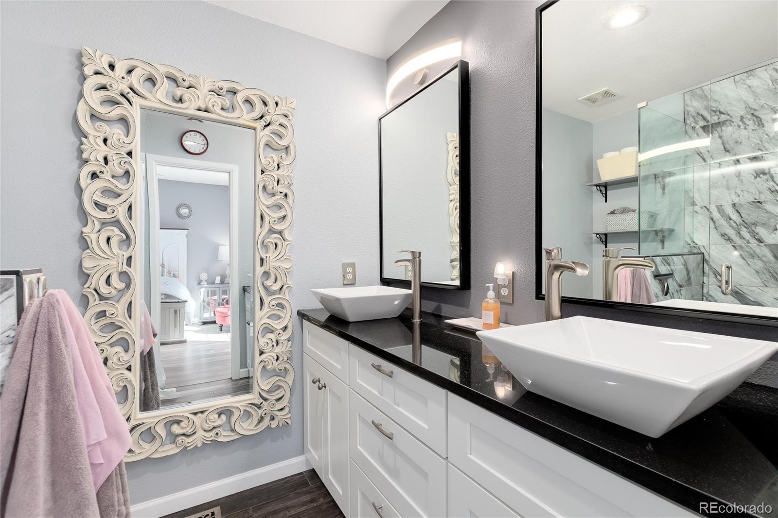 9670 Whitecliff Place in Westridge, Highlands Ranch CO