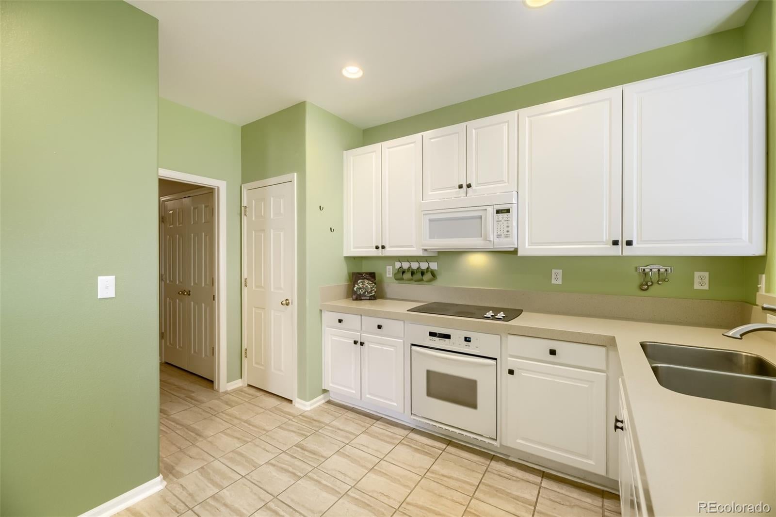 7594 Pineridge Trail