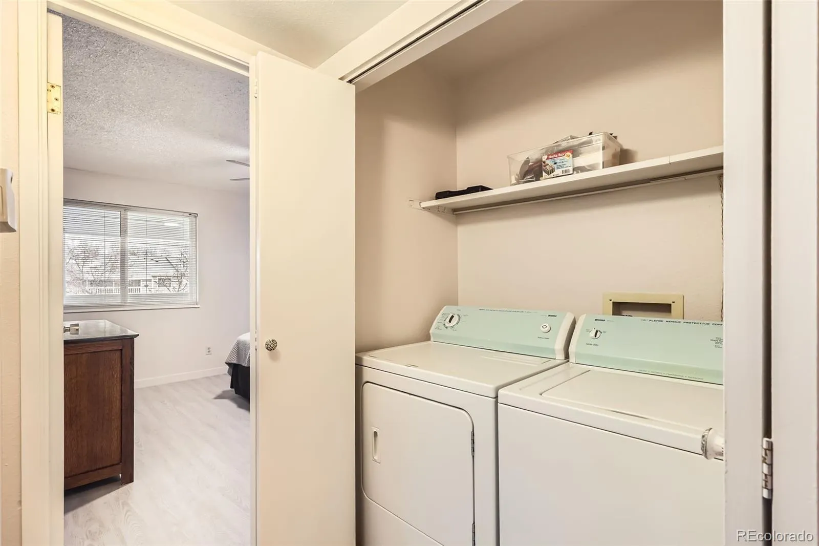 Denver, Colorado 80247, United States, 1 Bedroom Bedrooms, ,1 BathroomBathrooms,Residential,Pending,102238