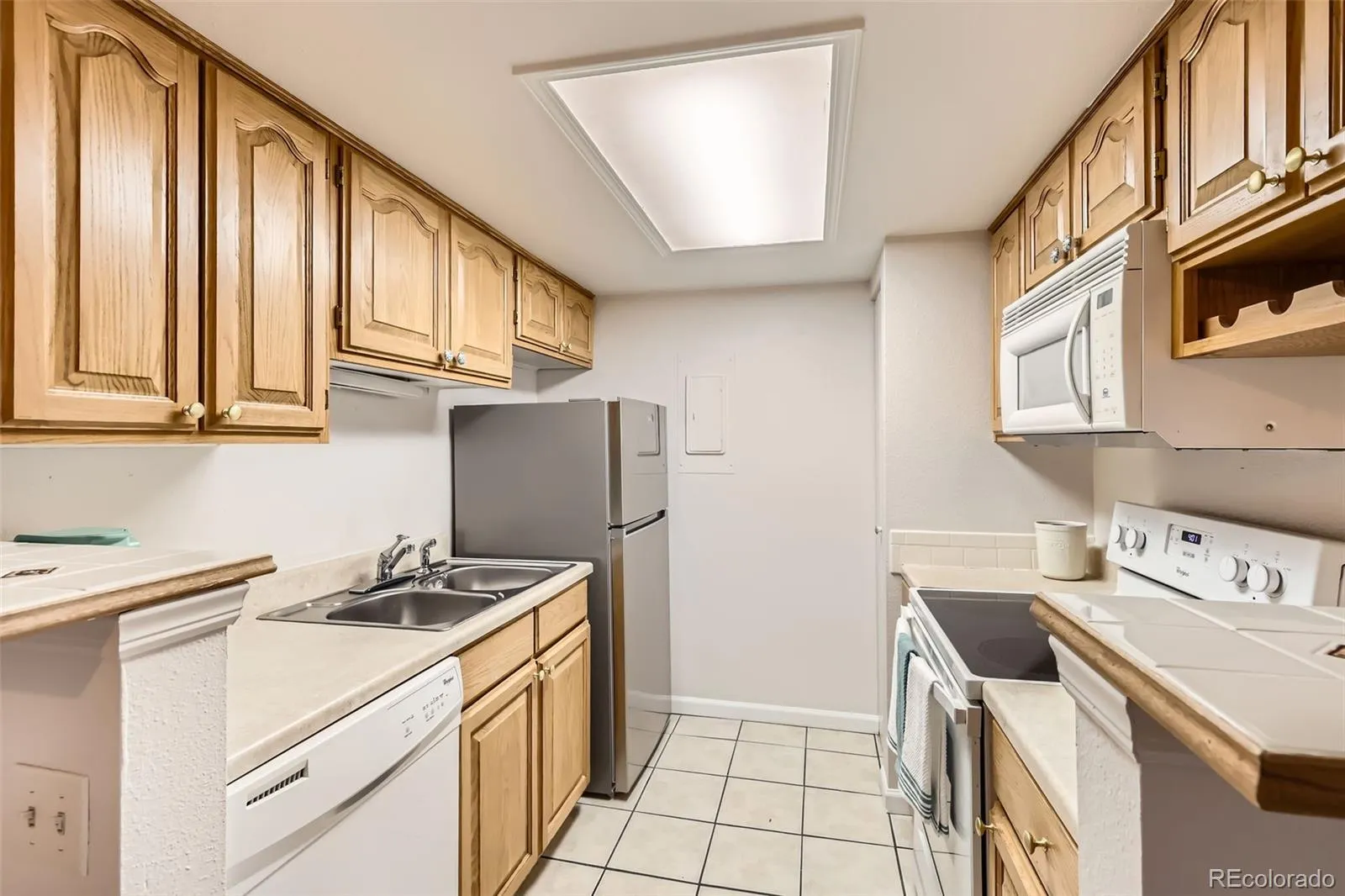 Denver, Colorado 80247, United States, 1 Bedroom Bedrooms, ,1 BathroomBathrooms,Residential,Pending,102238