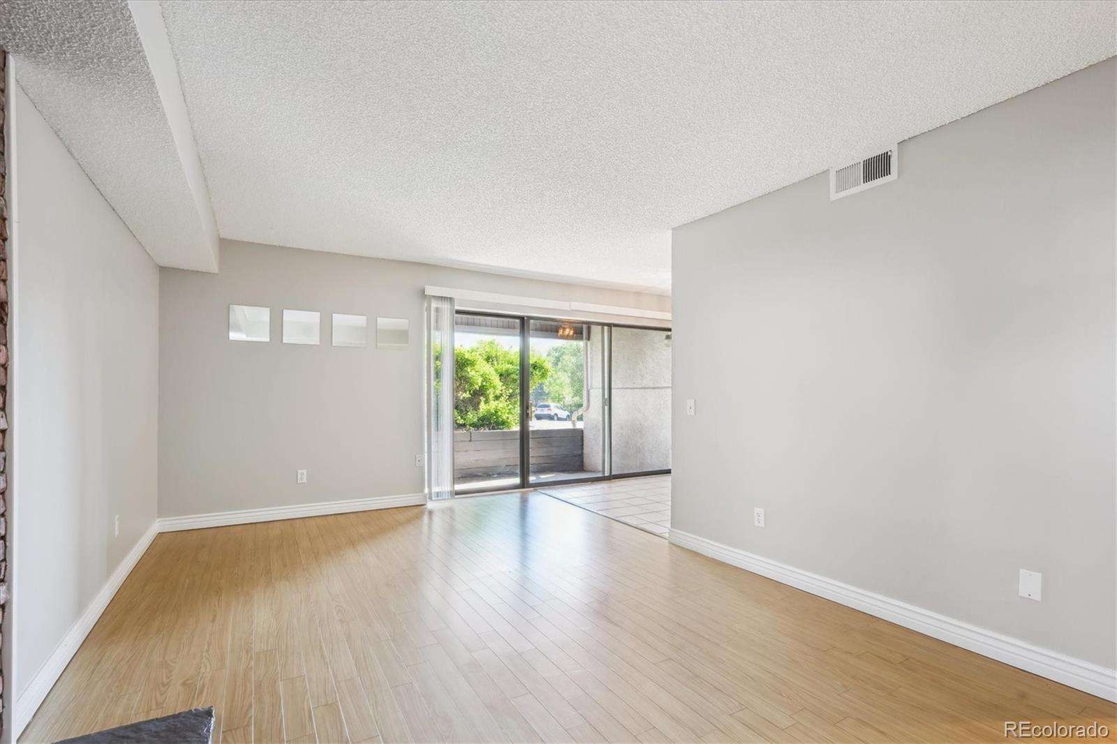6490 S Dayton Street L02, Englewood, CO, 80111 3 6490 S Dayton Street L02