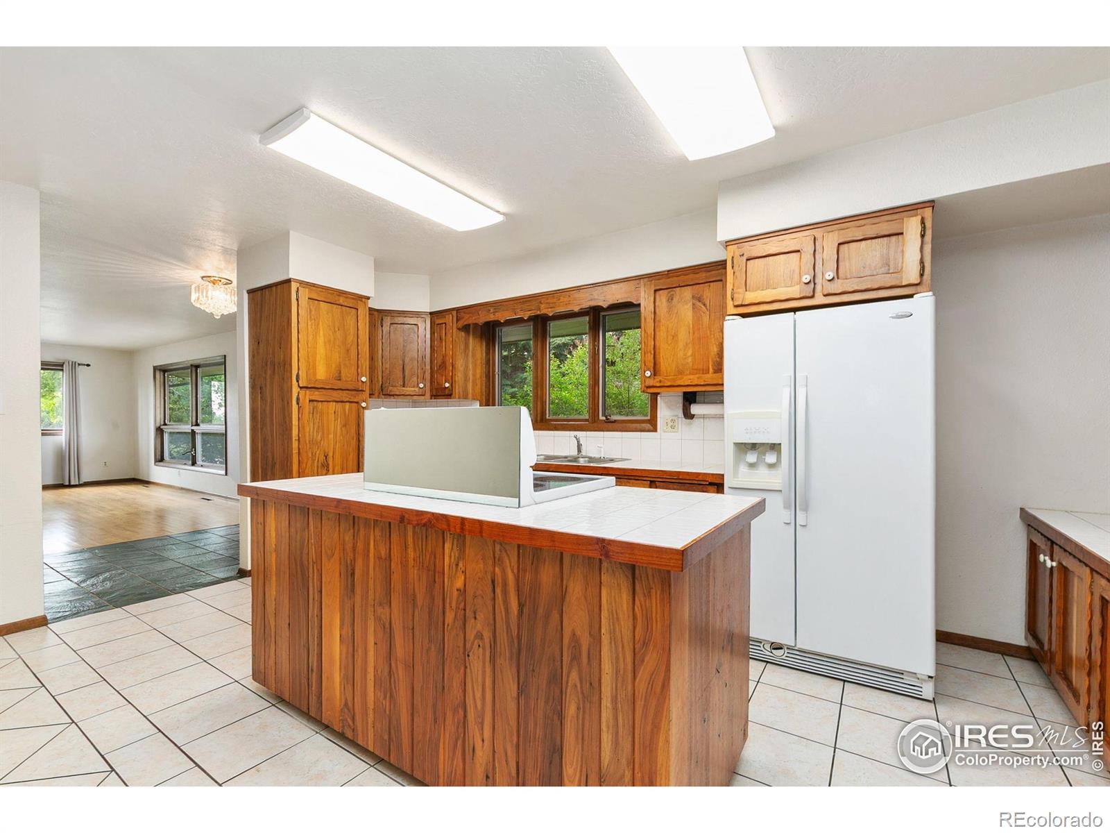 5220 Apple Drive
