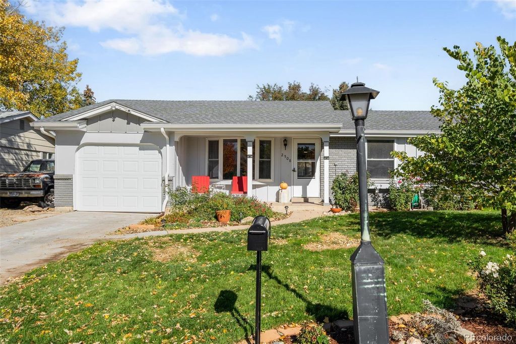 Photo of 2508 Danbury Drive, Longmont, CO 80503 (MLS # 5640154)