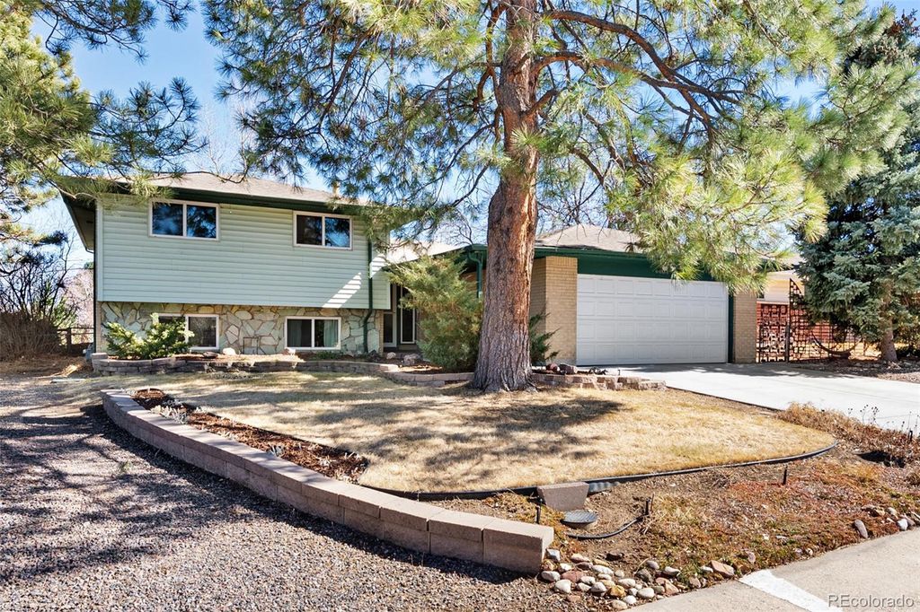 Photo of 660 Cody Street, Lakewood, CO 80215 (MLS # 2240713)