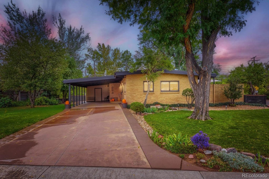 Photo of 694 W Shepperd Avenue, Littleton, CO 80120 (MLS # 3270761)