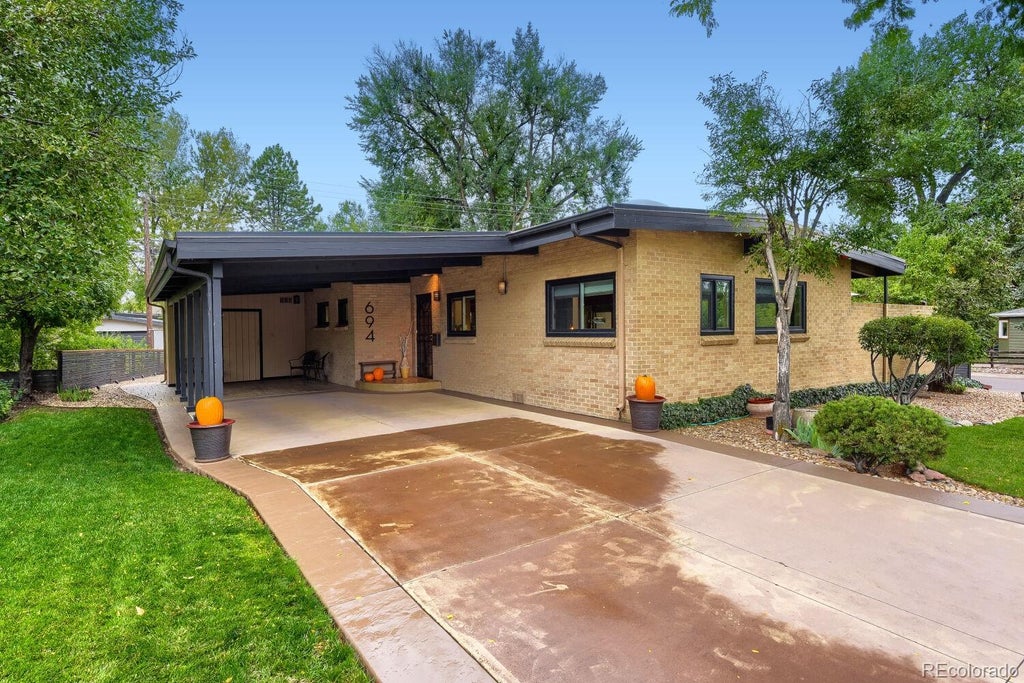 Photo of 694 W Shepperd Avenue, Littleton, CO 80120 (MLS # 3270761)