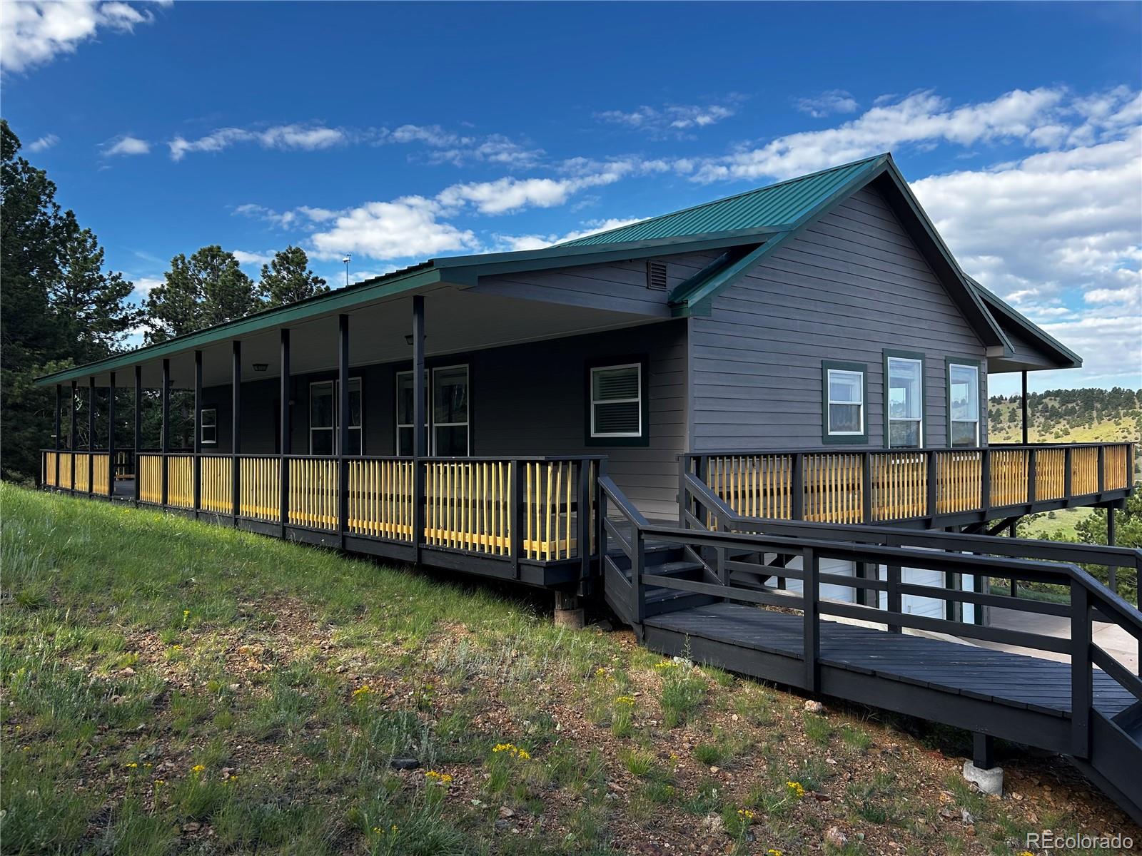 950 Junkins Loop