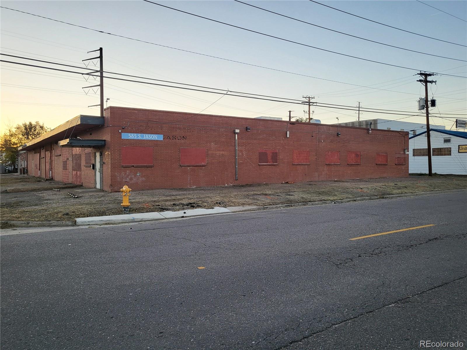 1001 W Center Avenue