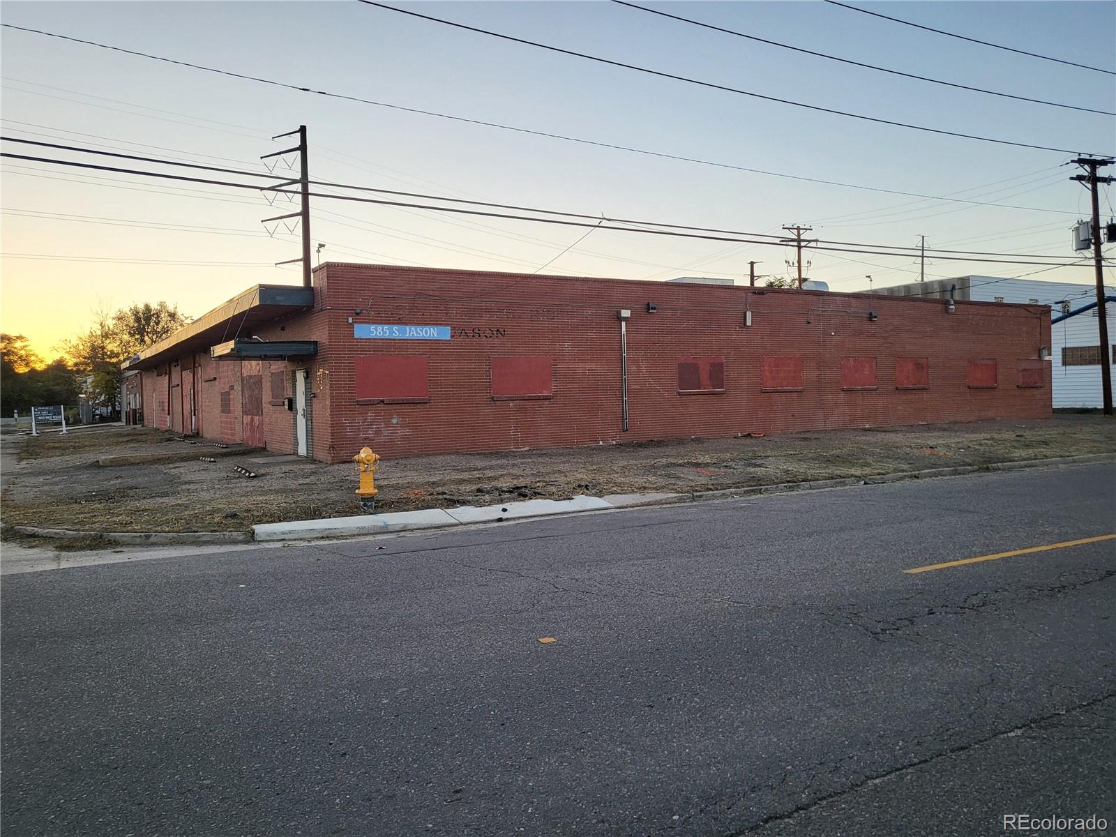 1001 W Center Avenue