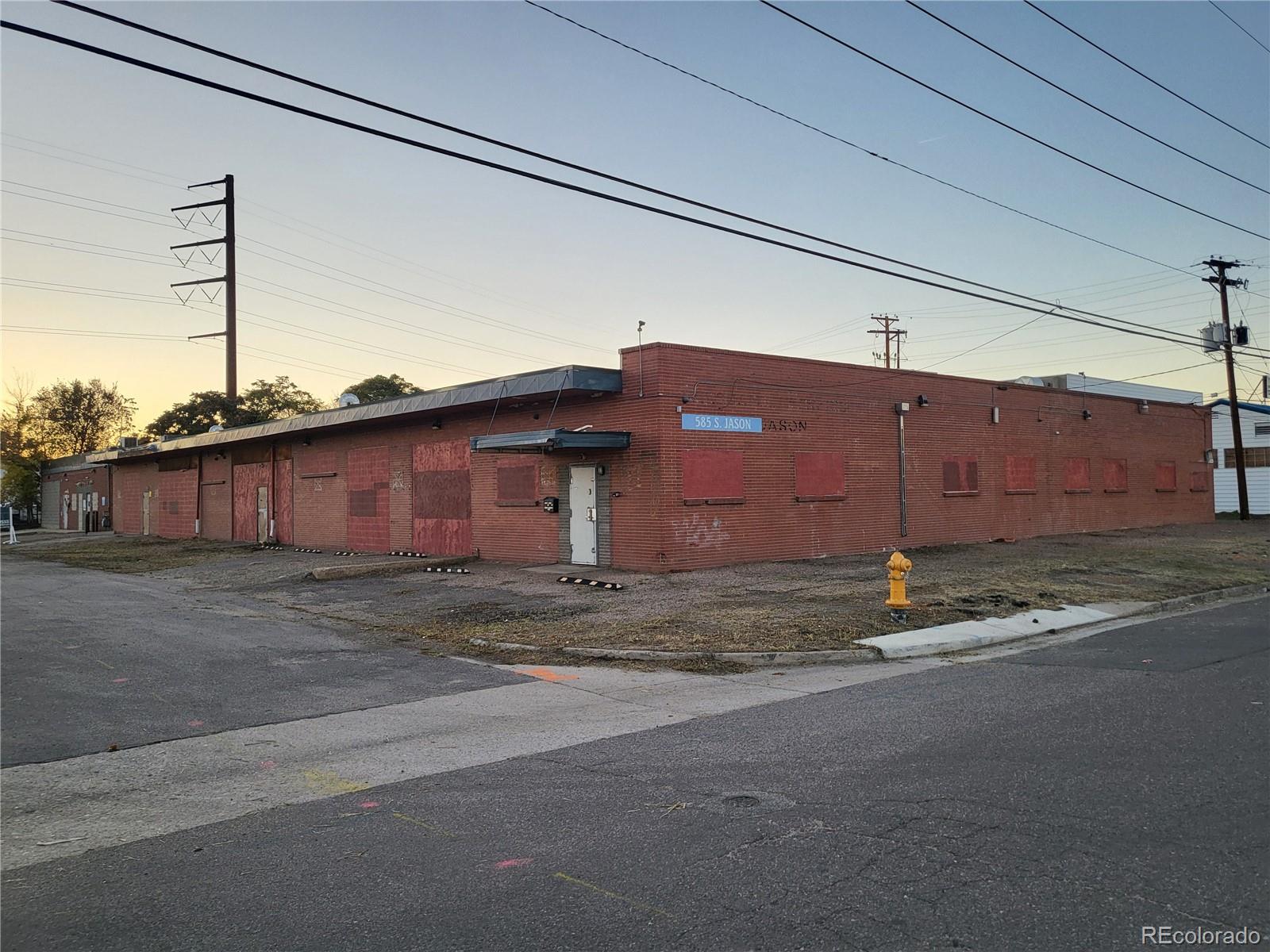 1001 W Center Avenue