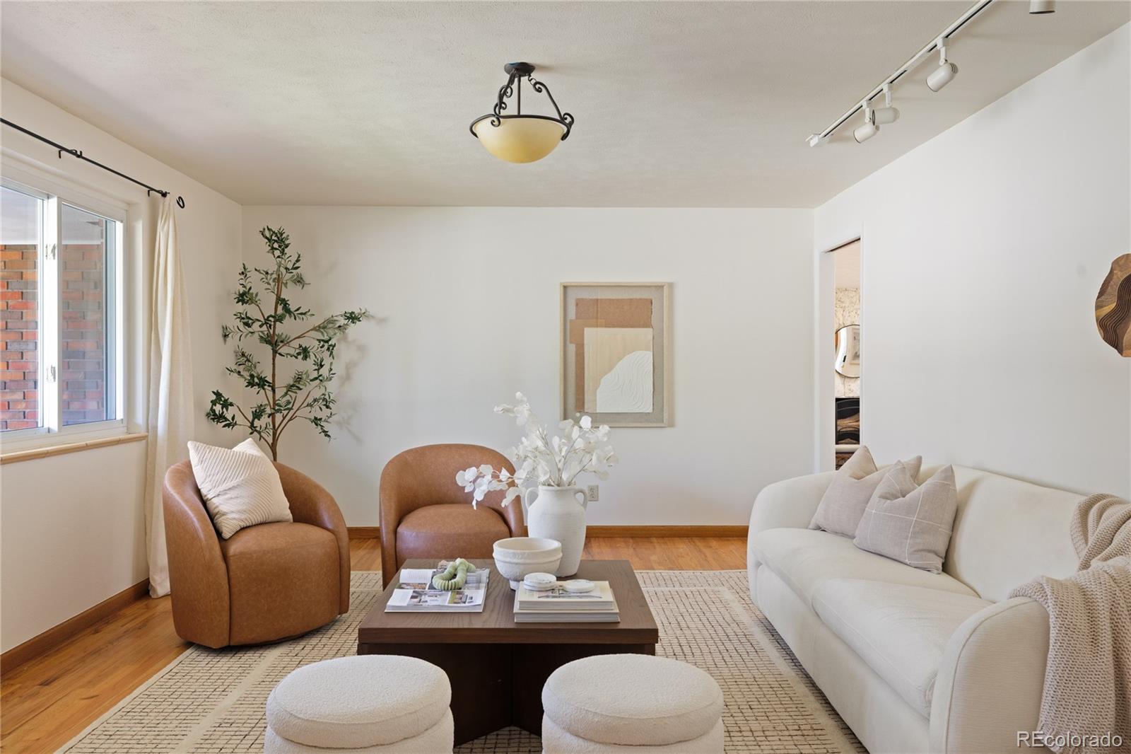 2515 S Leyden Street