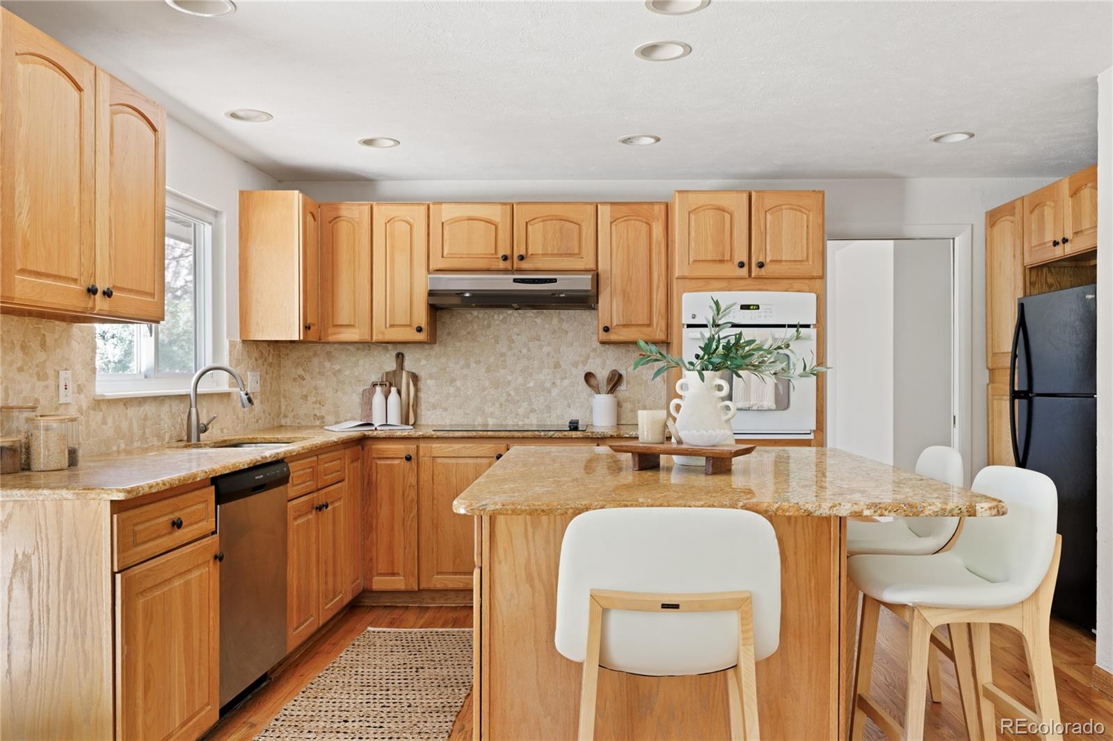 2515 S Leyden Street