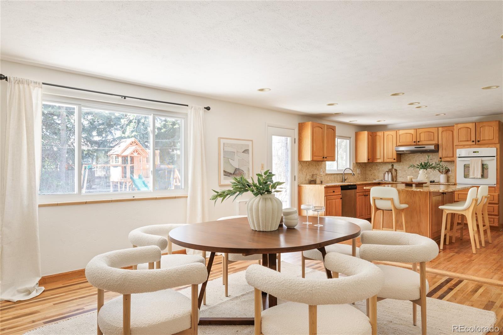 2515 S Leyden Street