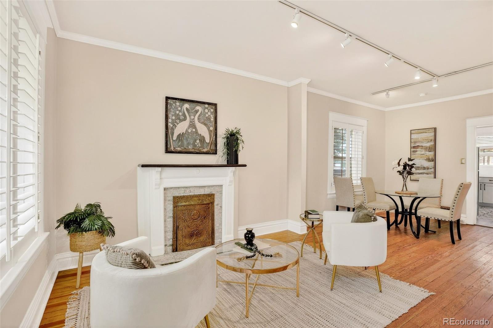 28 W Cedar Avenue