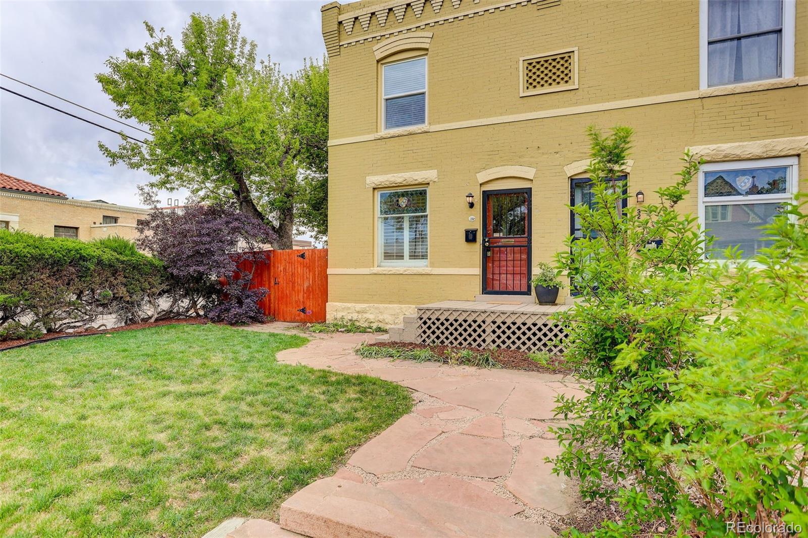 28 W Cedar Avenue