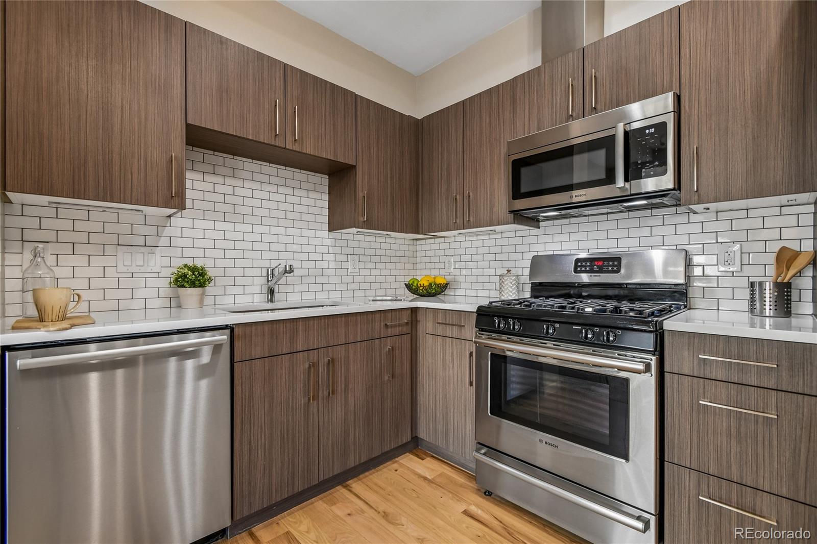 2327 Glenarm Place 2