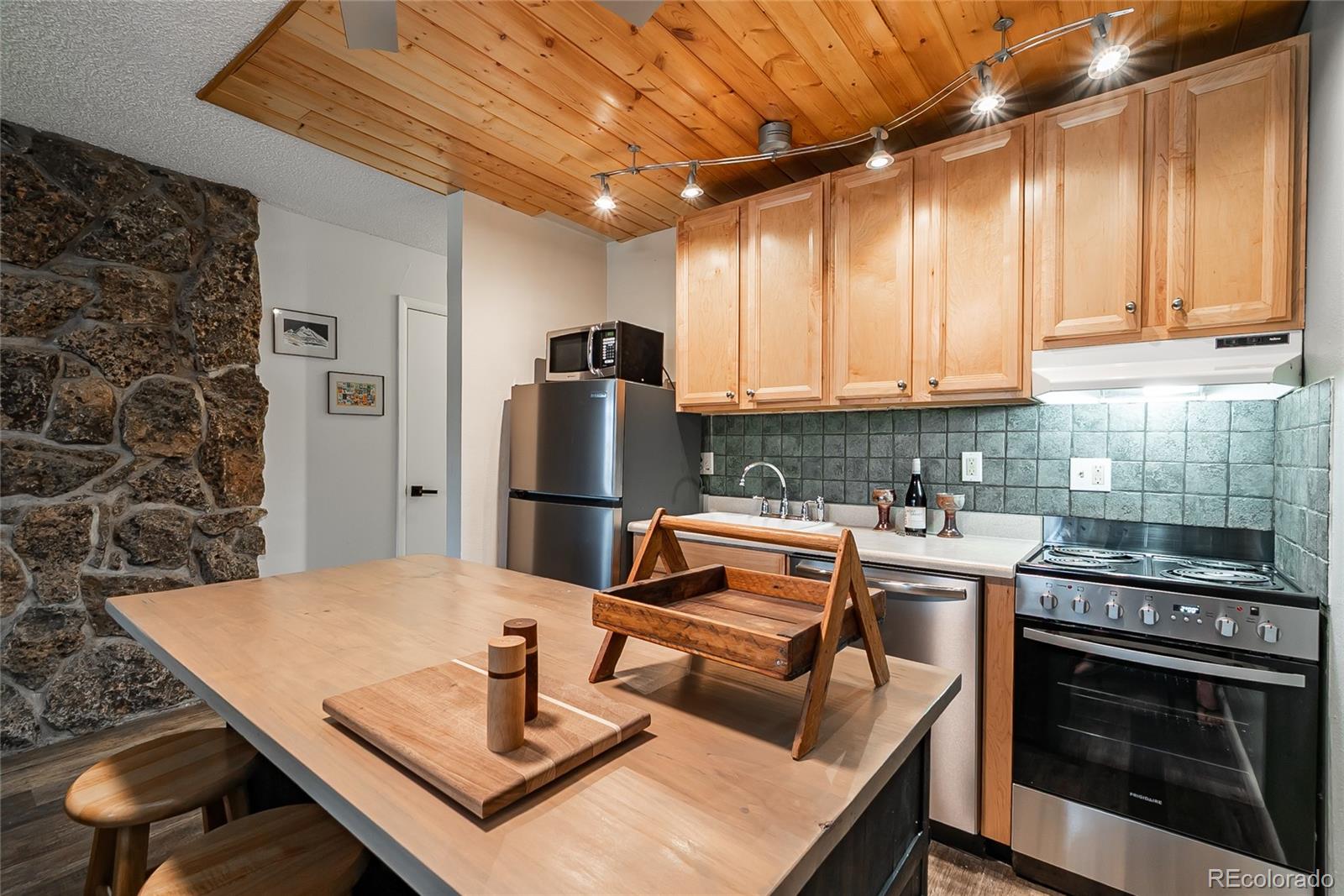 400 Hi Country Drive 15