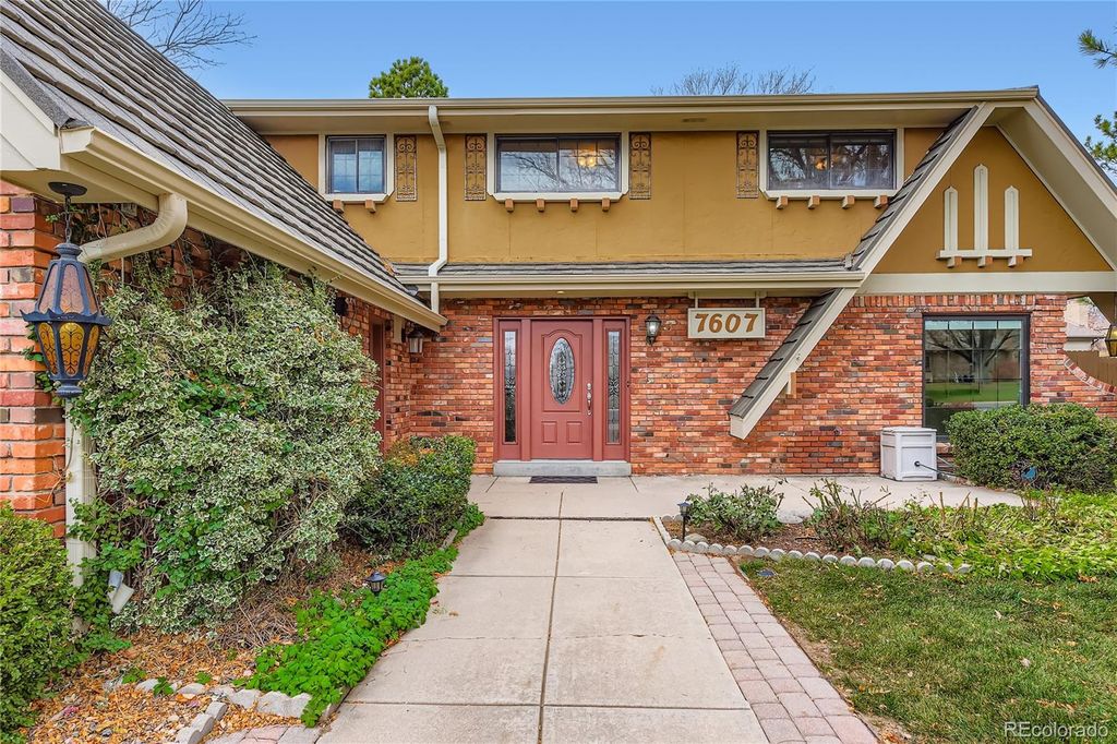 Photo of 7607 S Pierce Way, Littleton, CO 80128 (MLS # 4589394)