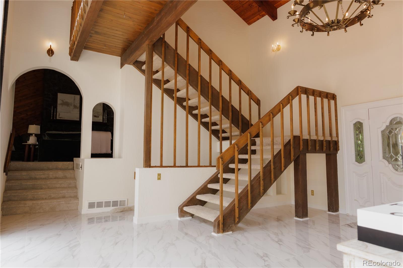 326 E Oak Hills Drive