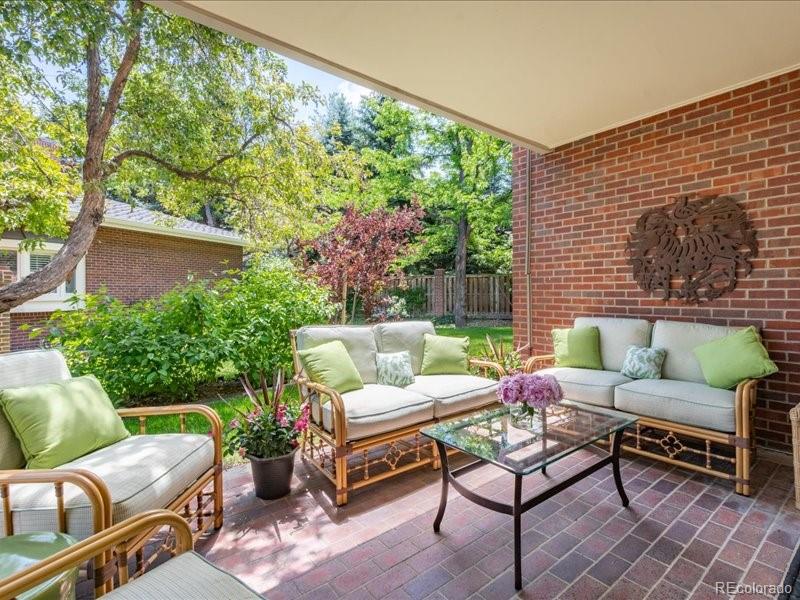 2552 E Alameda Avenue 16